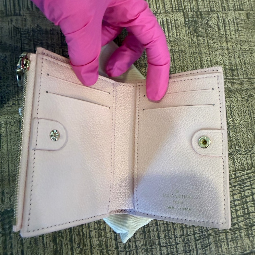 Louis Vuitton Lisa Wallet Pink Monogram Empreinte Leather - Picture 3 of 9